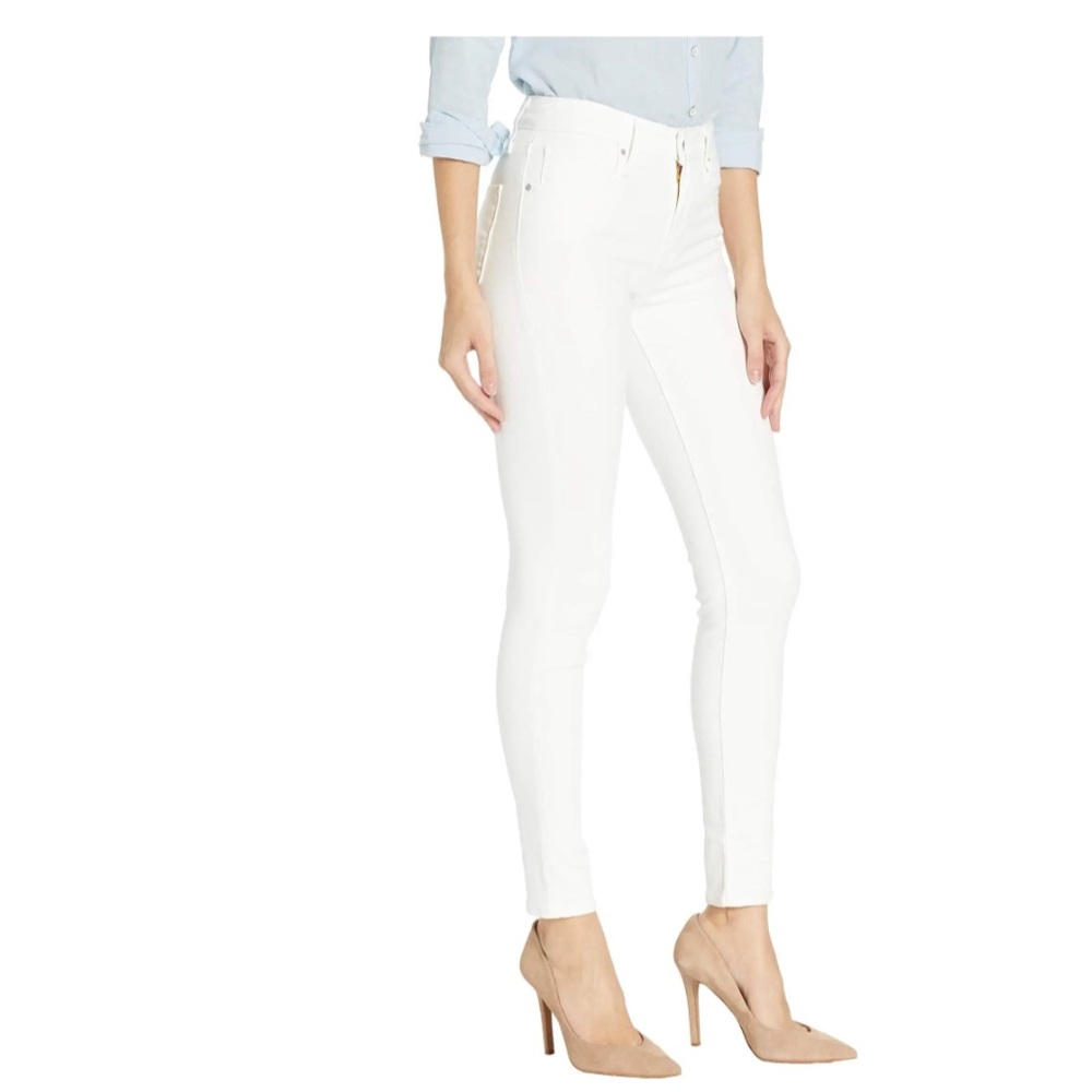 Levi’s 721 Highrise skinny jeans. Size 27